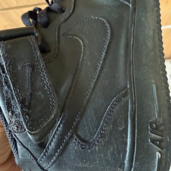 Pre-Loved Nike Men's Air Force 1 Mid '07 Triple Black Leather High Tops - Size 9 - Picture 9 of 11